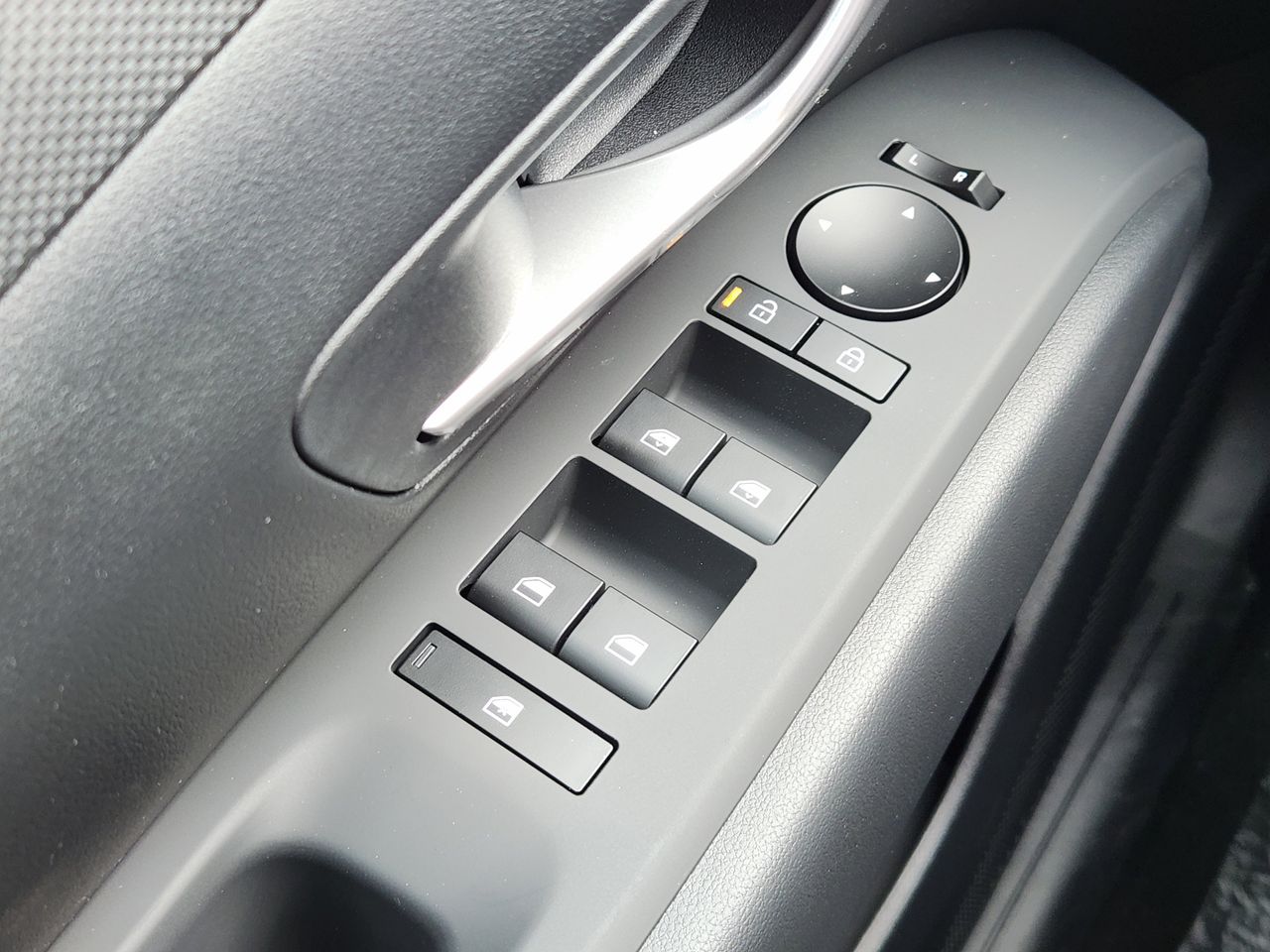 New 2026 S3B Black Hyundai SEL FWD image 21