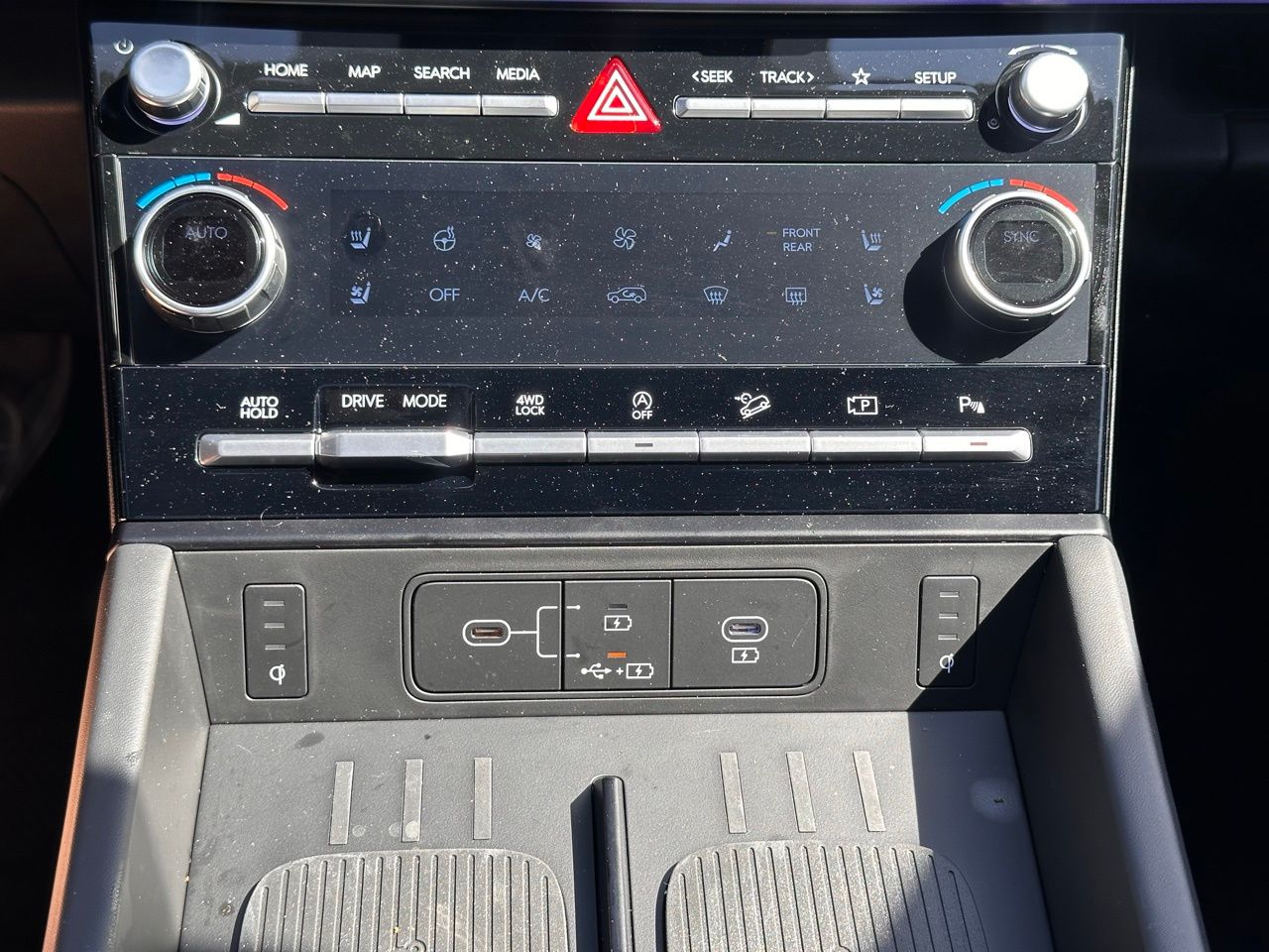 Used 2026 Phantom Black Hyundai Calligraphy image 40