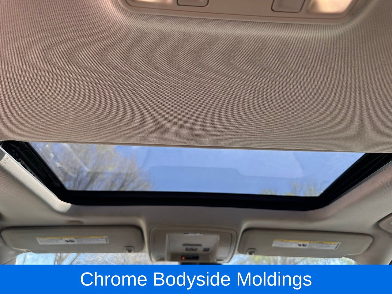 Used 2015 White Diamond Tricoat GMC Denali image 22