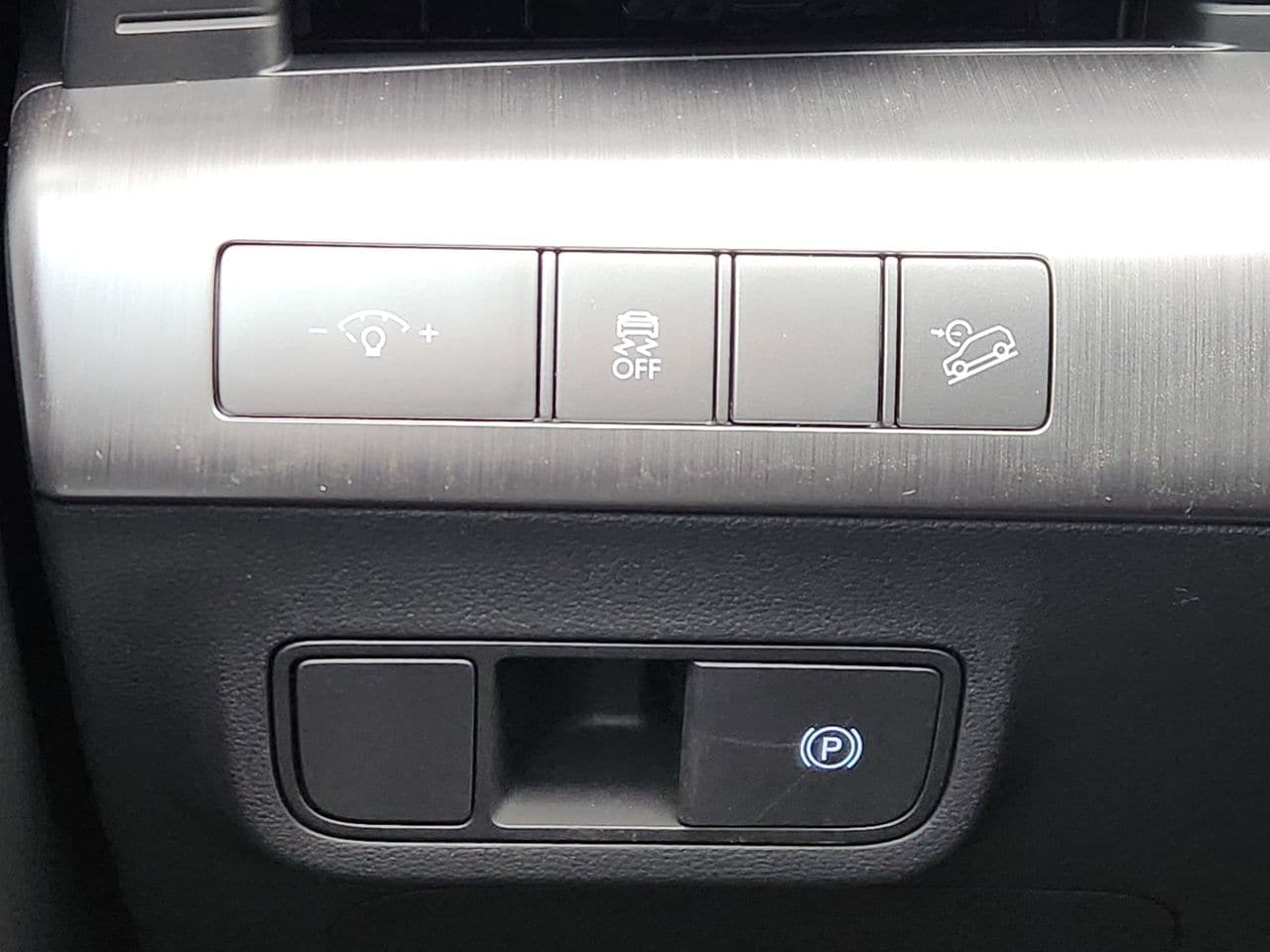 New 2026 PE2 Gray Hyundai SEL Sport FWD image 20