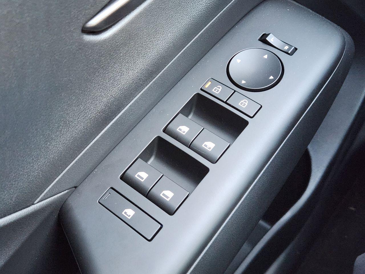 New 2026 SAW White Hyundai SEL Sport FWD image 20