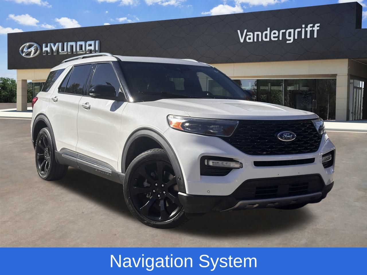 2020 Ford Explorer Platinum's photo