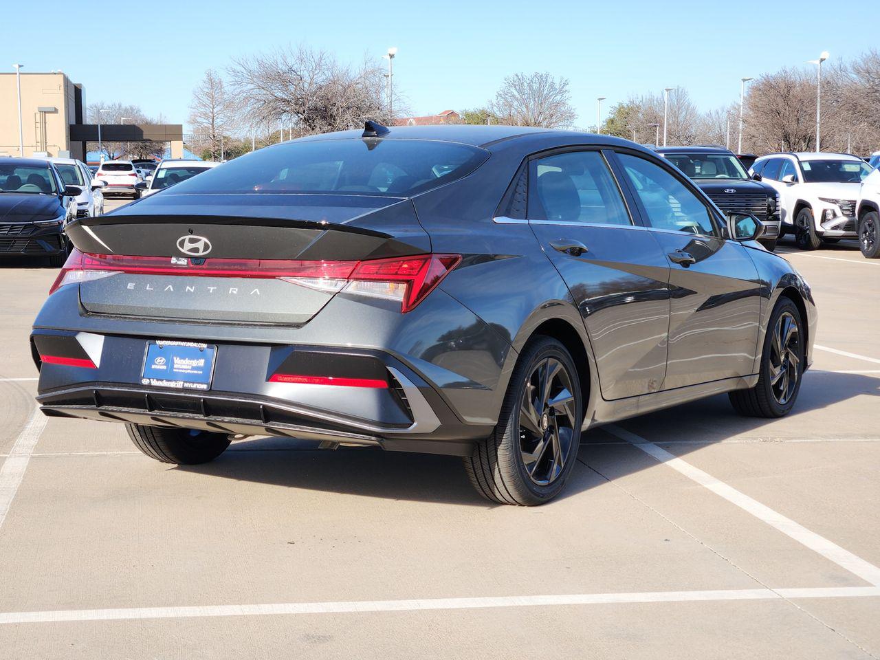 New 2026 A5G Gray Hyundai SEL Sport Premium image 4