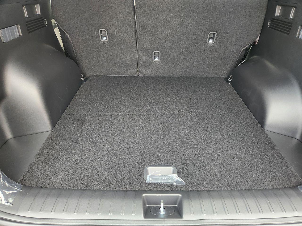 New 2026 W6H White Hyundai Limited FWD image 31