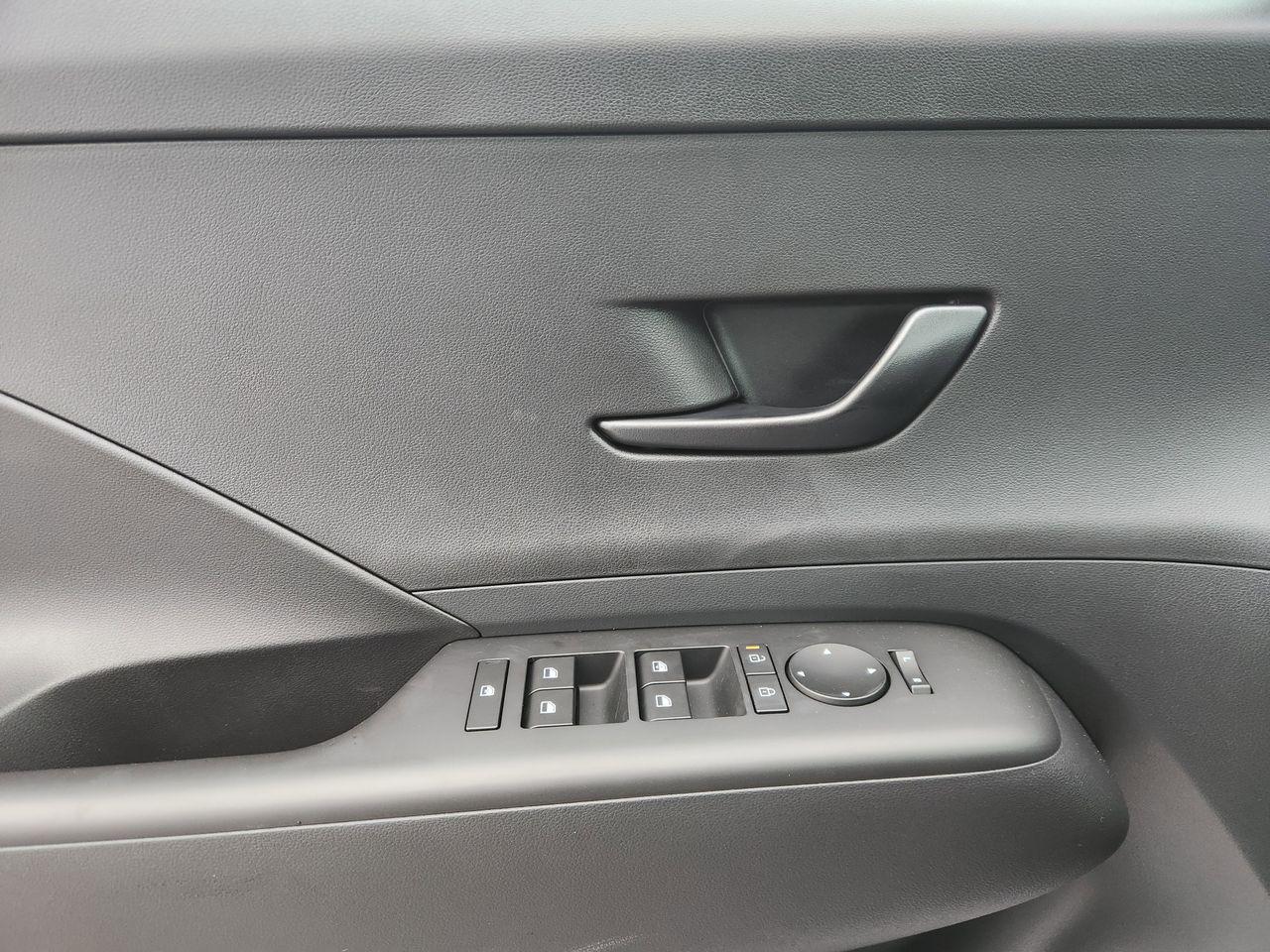 New 2026 Atlas White Hyundai SE FWD image 22