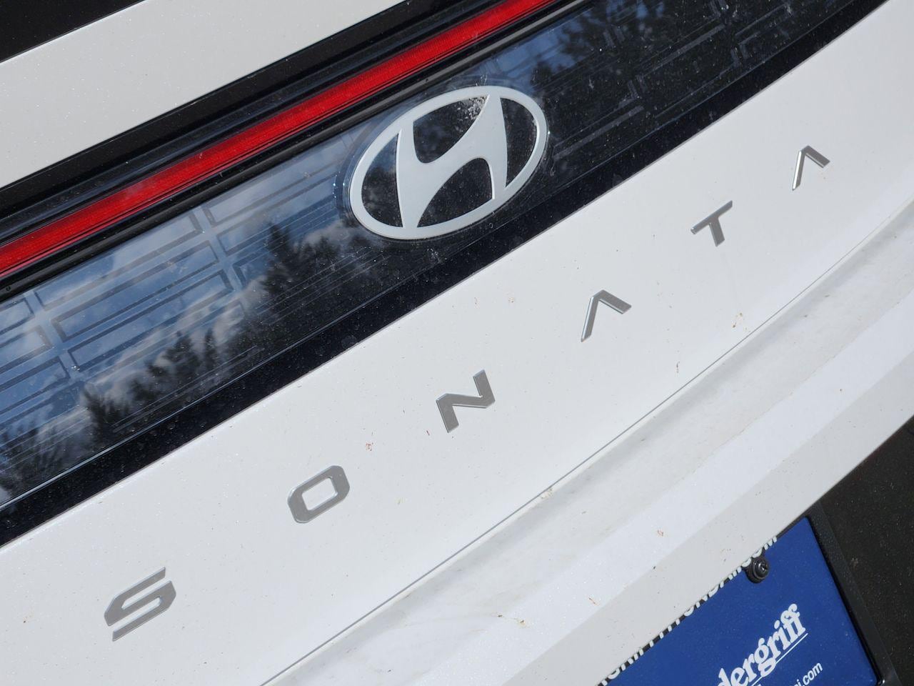 New 2026 W6H White Hyundai SEL Sport image 8