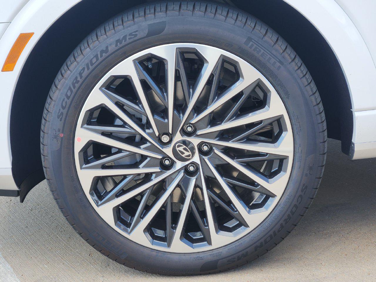 New 2027 Creamy White Pearl Hyundai Calligraphy image 7