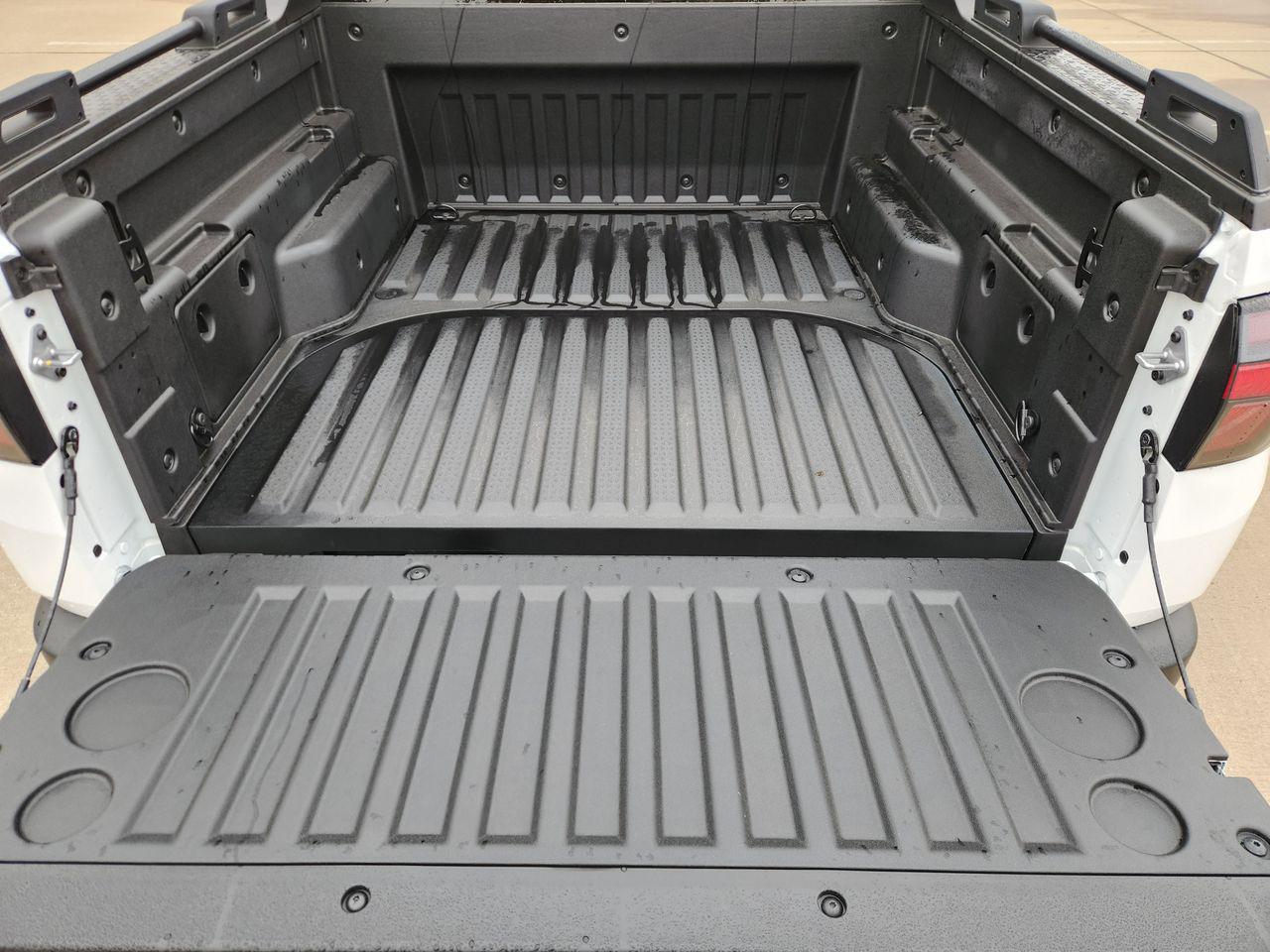 New 2026 SAW White Hyundai SEL FWD image 30