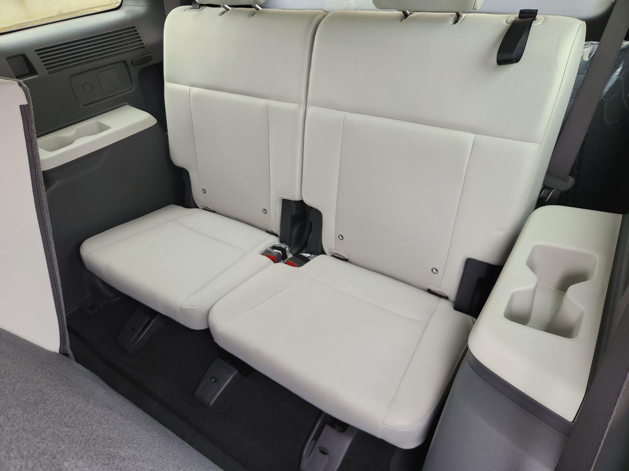 New 2026 Phantom Black Hyundai SE FWD image 29