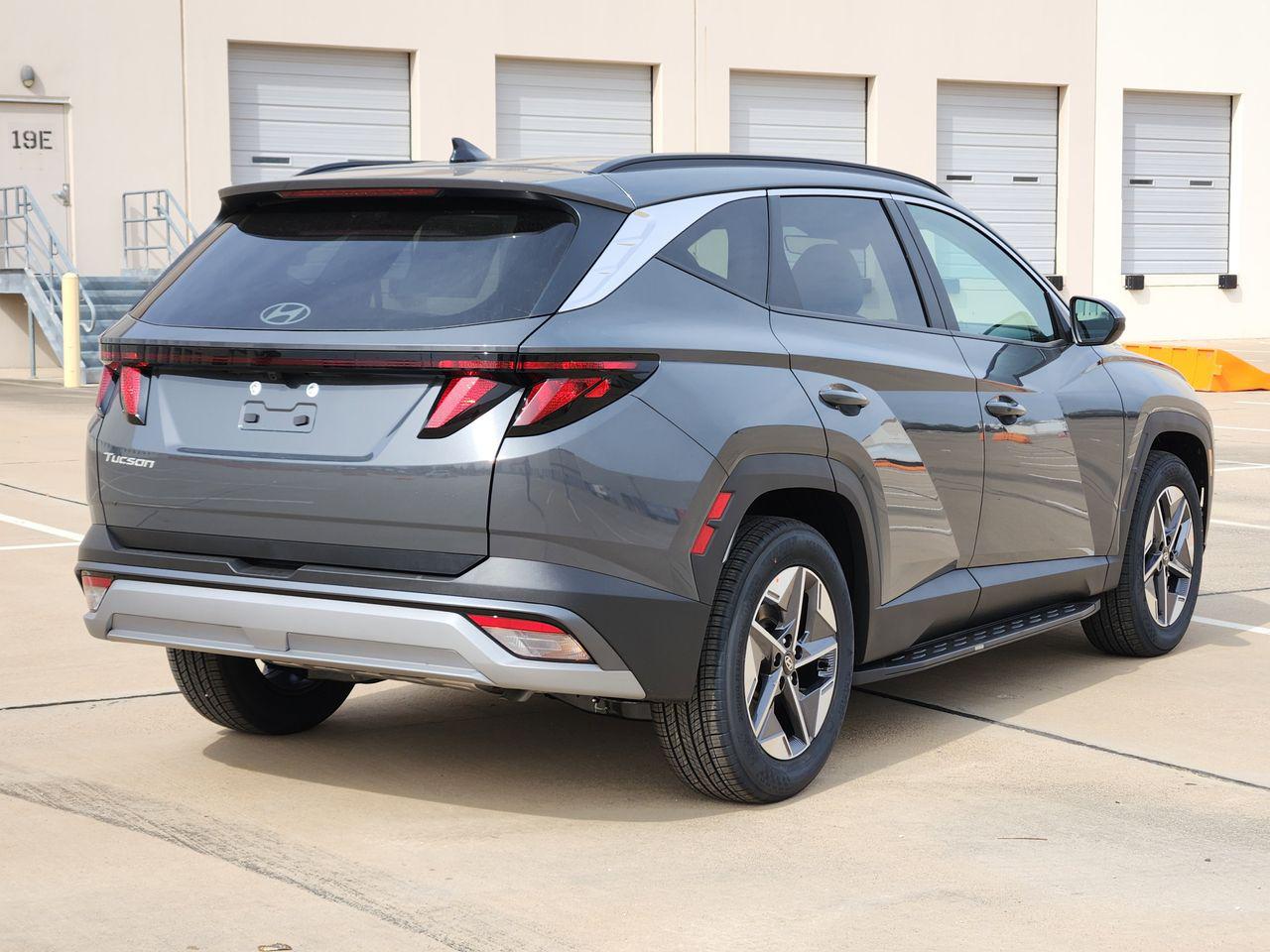 New 2026 Ecotronic Gray Hyundai SEL FWD image 4