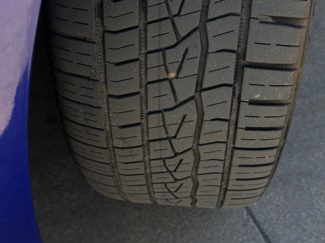 Used 2023 Intense Blue Hyundai Limited image 5