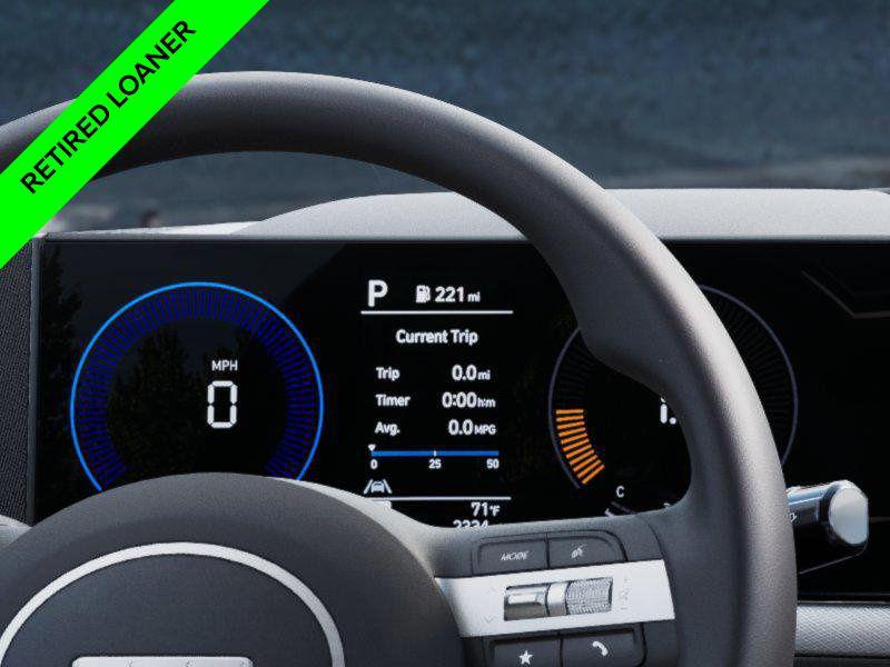 New 2025 W6H White Hyundai SE image 15