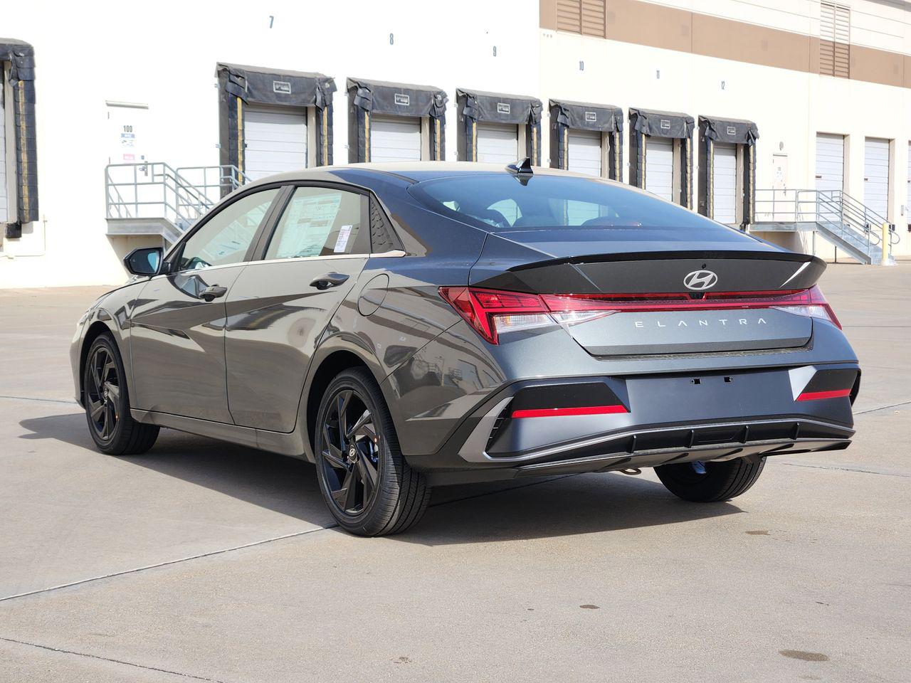 New 2026 A5G Gray Hyundai SEL Sport Premium image 3