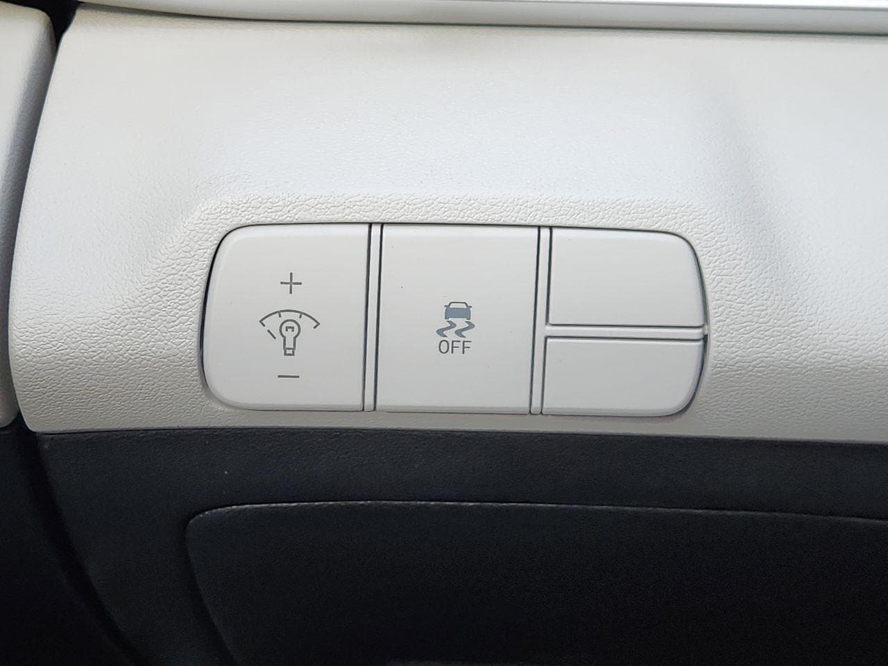 New 2026 M6T Hyundai Limited image 21