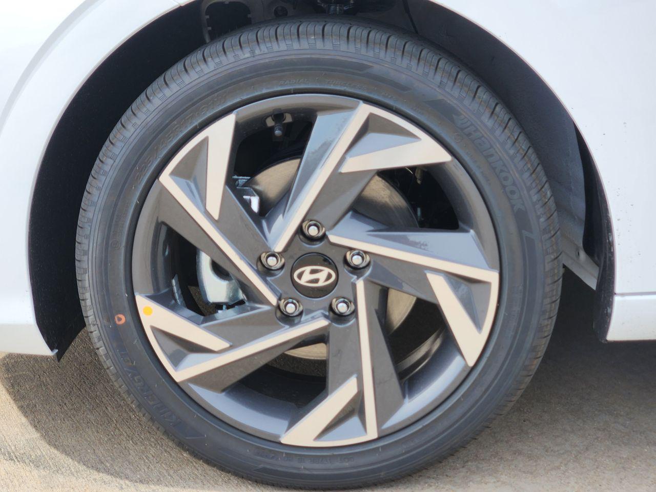 New 2026 W6H White Hyundai Limited image 7