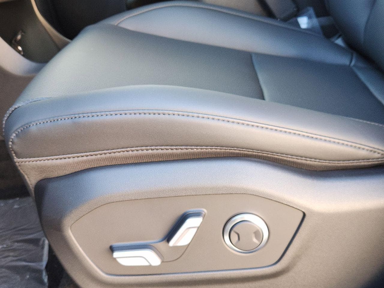 New 2026 PE2 Gray Hyundai SEL FWD image 23