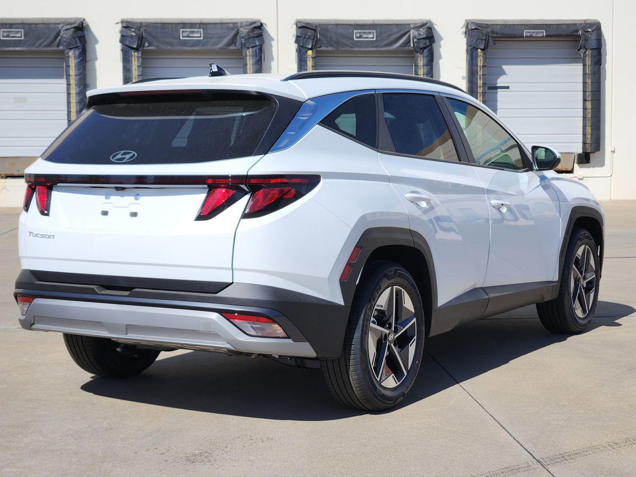 New 2026 W6H White Hyundai SEL FWD image 4