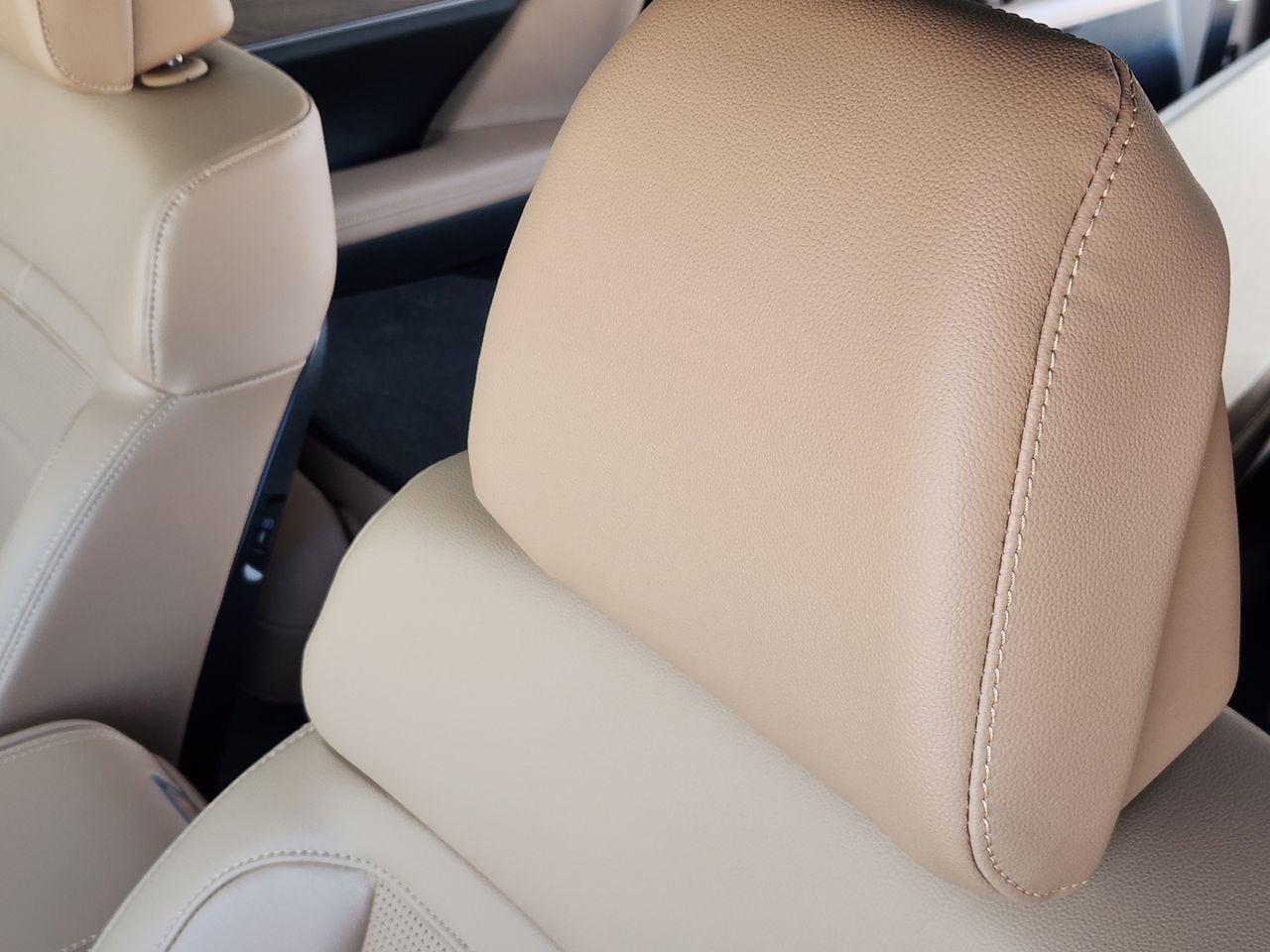 New 2026 PE2 Gray Hyundai Limited FWD image 11