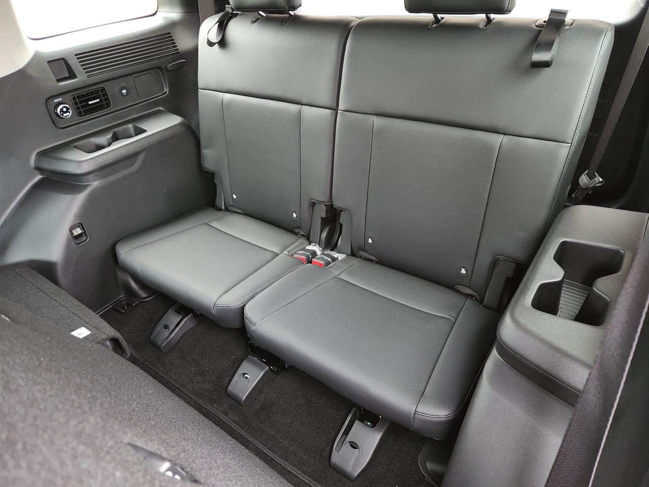New 2026 Hampton Gray Hyundai SEL FWD image 29