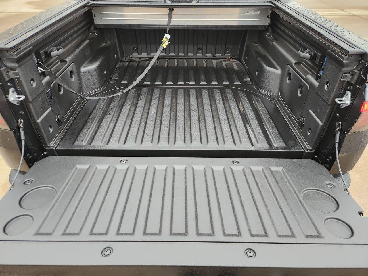 New 2026 S3B Black Hyundai SEL Activity FWD image 32