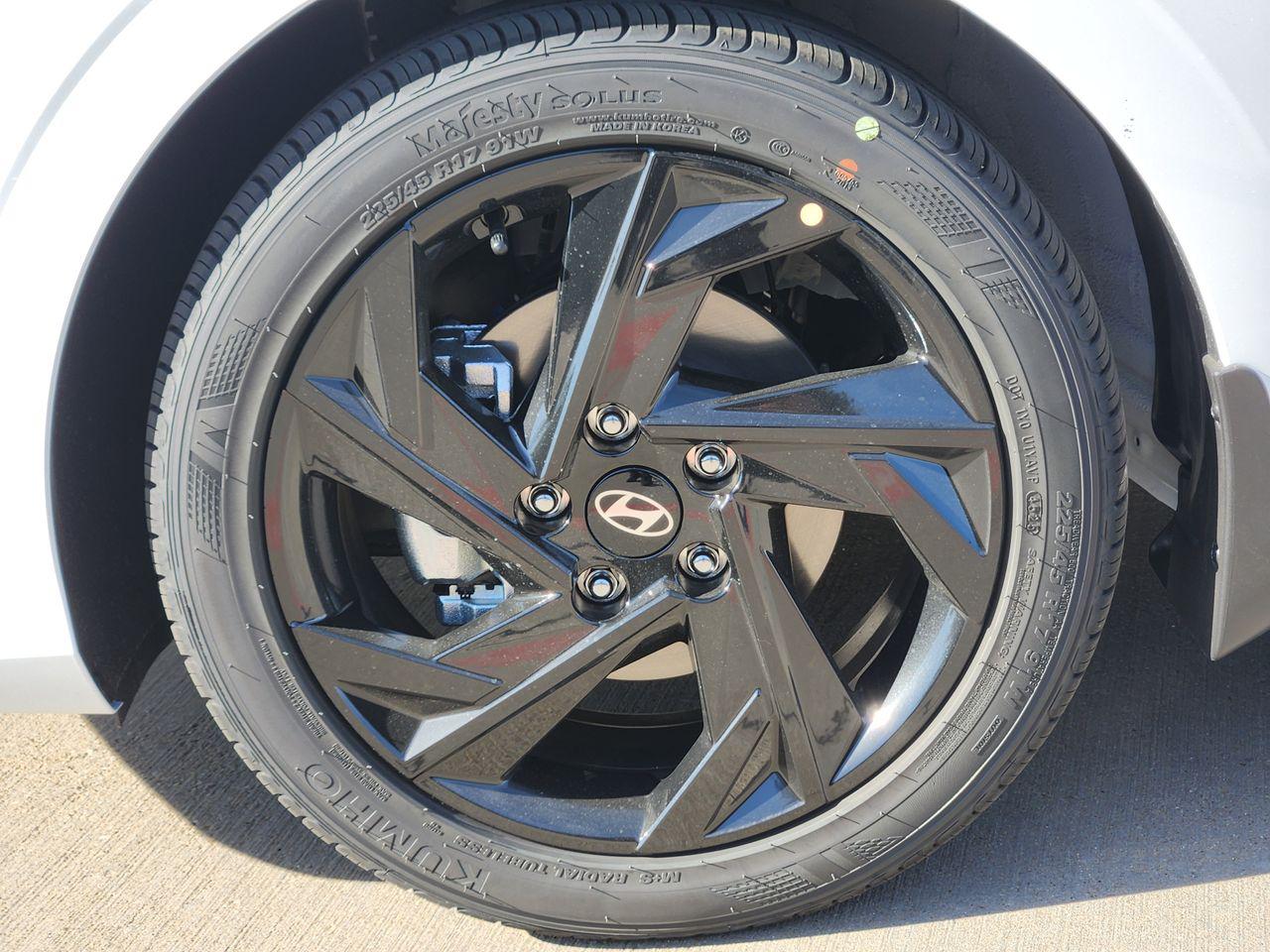 New 2026 W6H White Hyundai SEL Sport image 7