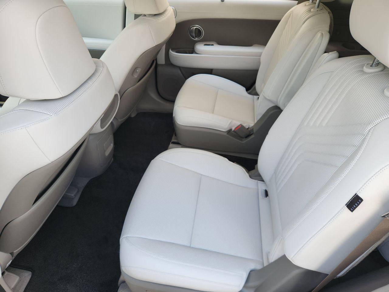 New 2027 Creamy White Pearl Hyundai SEL FWD image 28