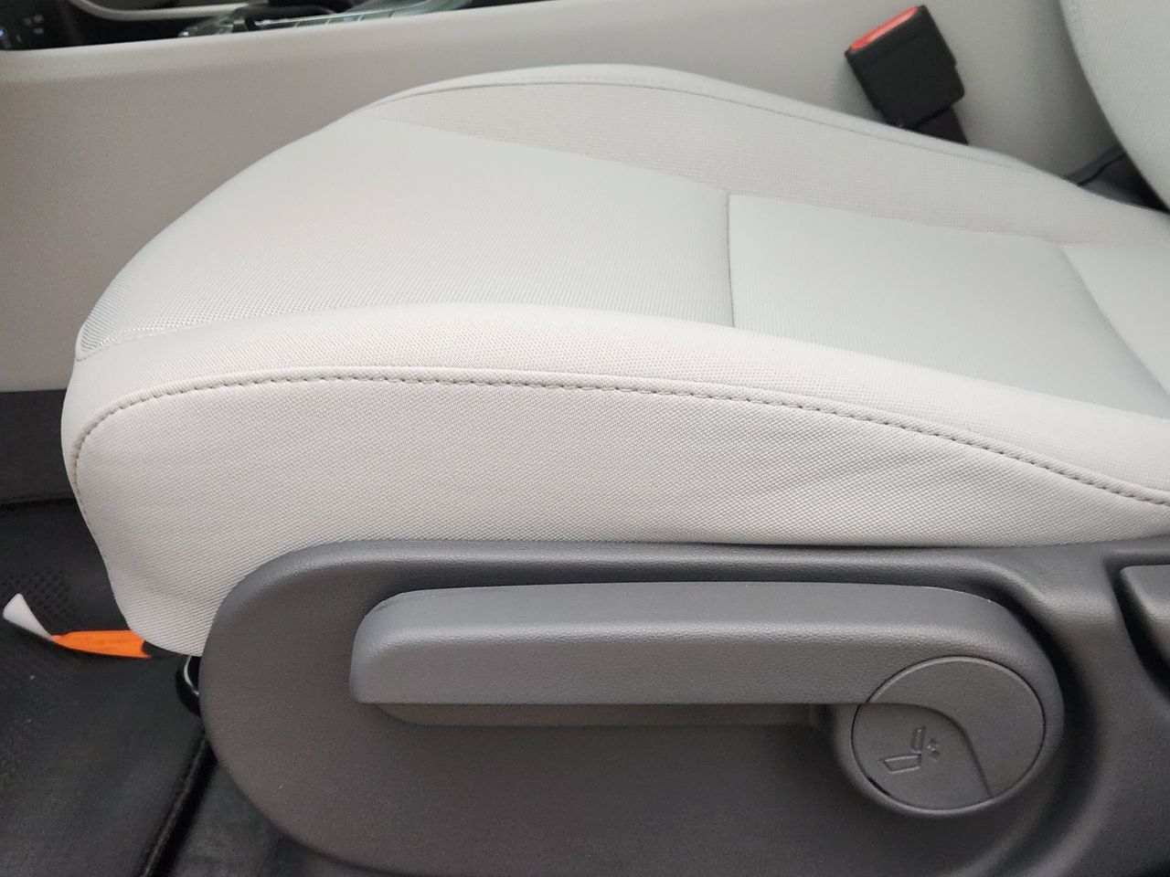 New 2026 SAW White Hyundai SEL Sport FWD image 23