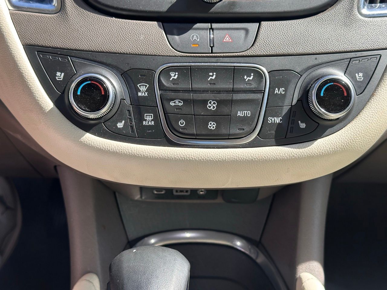 Used 2024 Summit White Chevrolet LT 2LT image 32