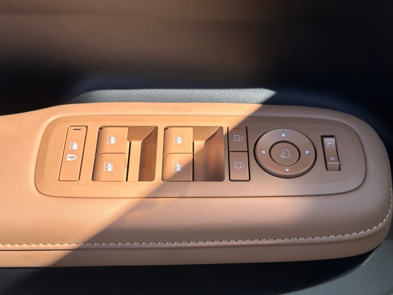 Used 2026 Phantom Black Hyundai Calligraphy image 28