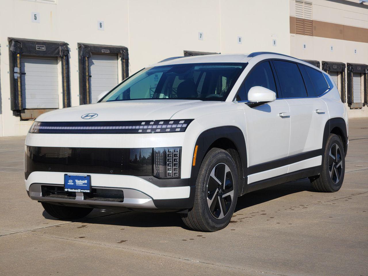 New 2026 Snow White Pearl Hyundai S image 2