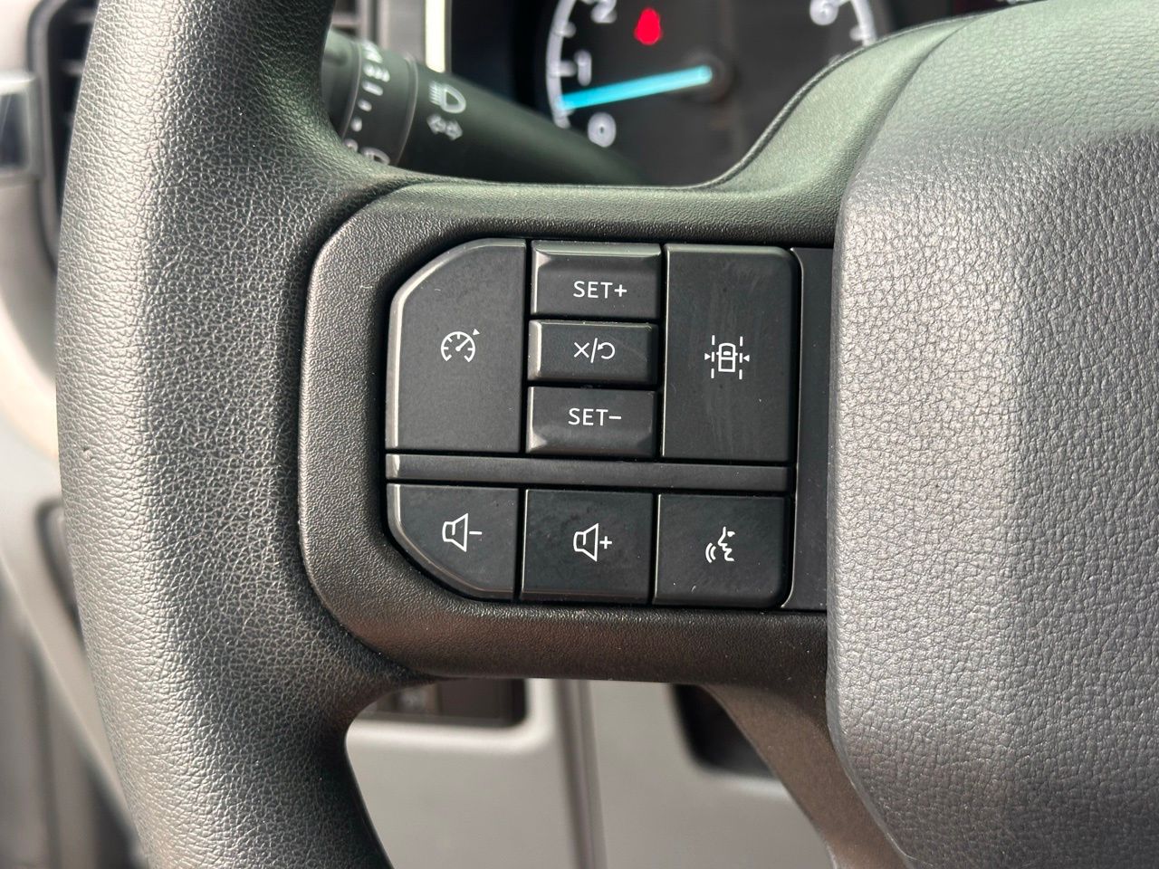 Used 2023 Gray Metallic Ford XLT image 24