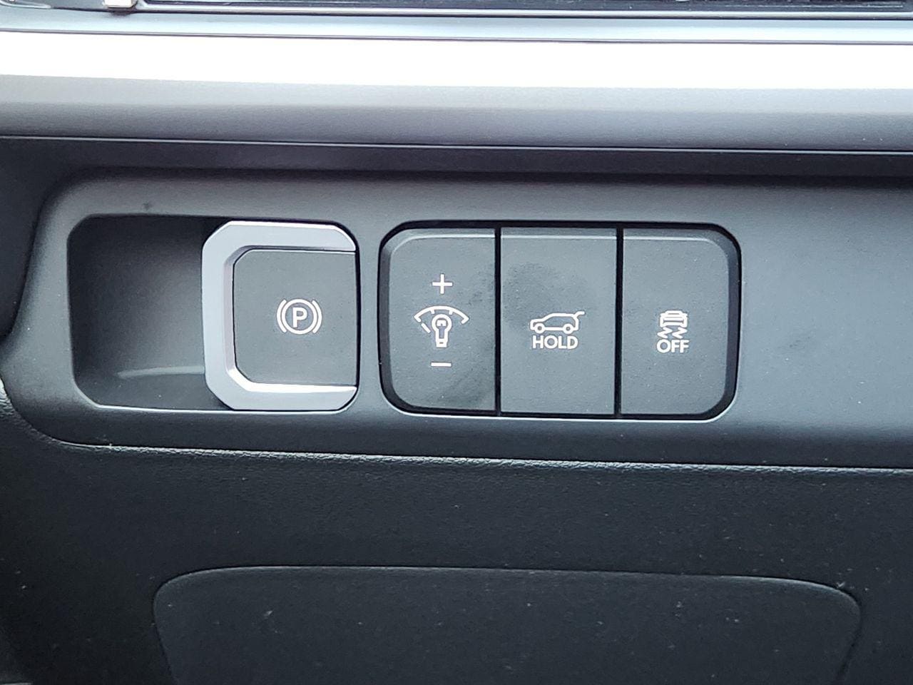 New 2026 W6H White Hyundai SEL FWD image 20