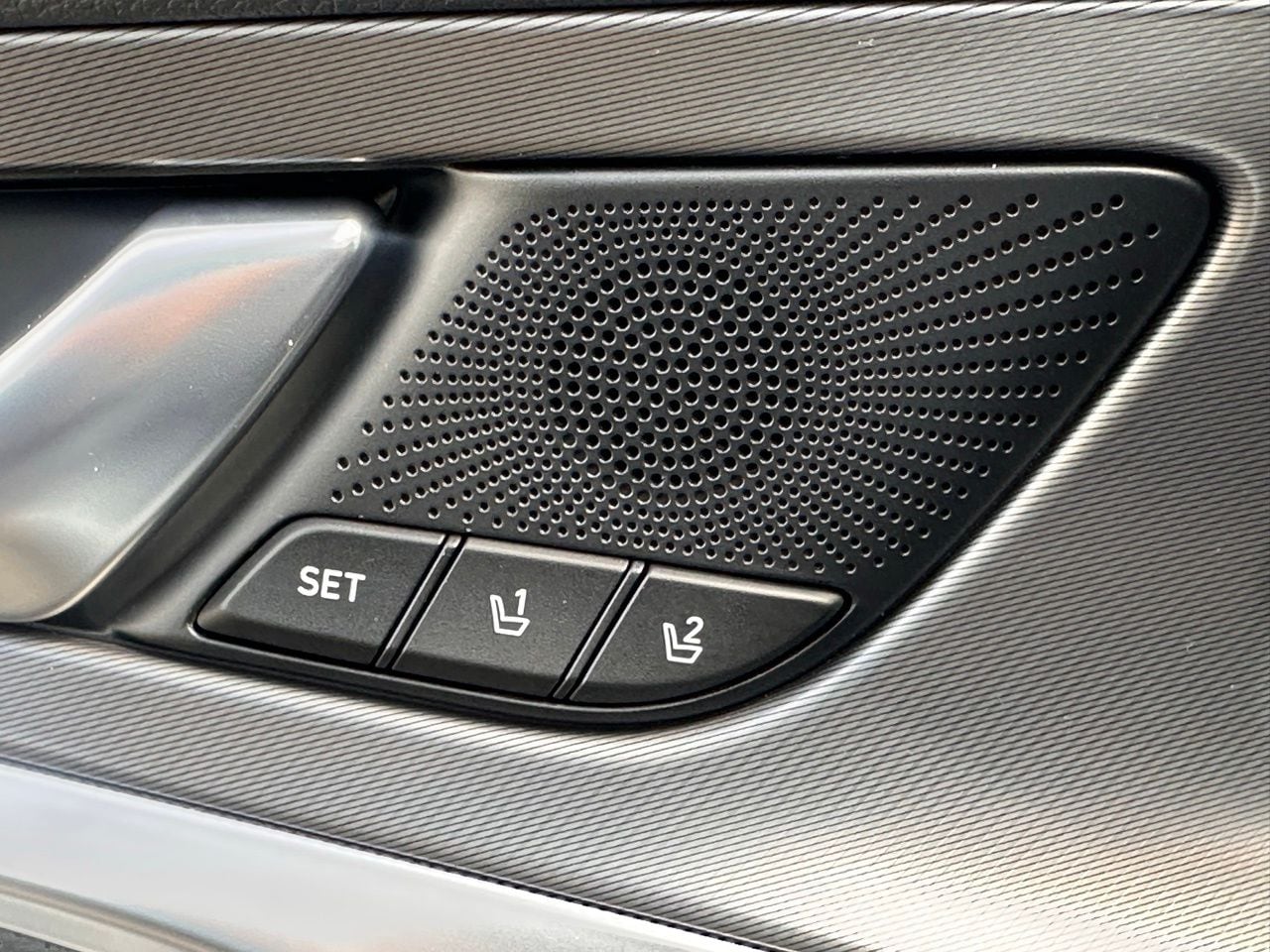 Used 2026 Alta White Genesis 3.3T Sport Prestige image 21