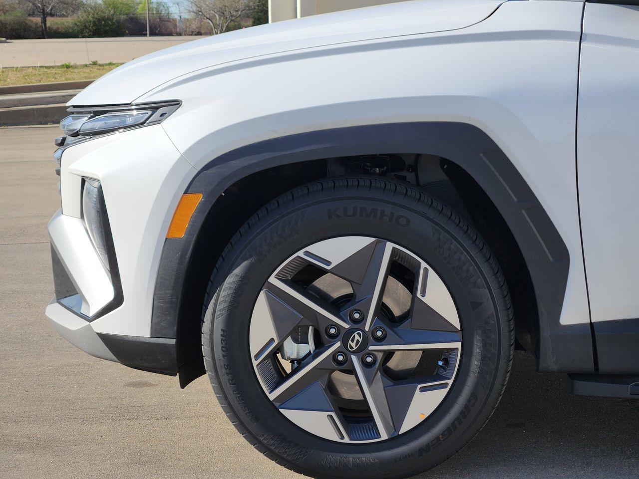 New 2026 W6H White Hyundai SEL FWD image 5