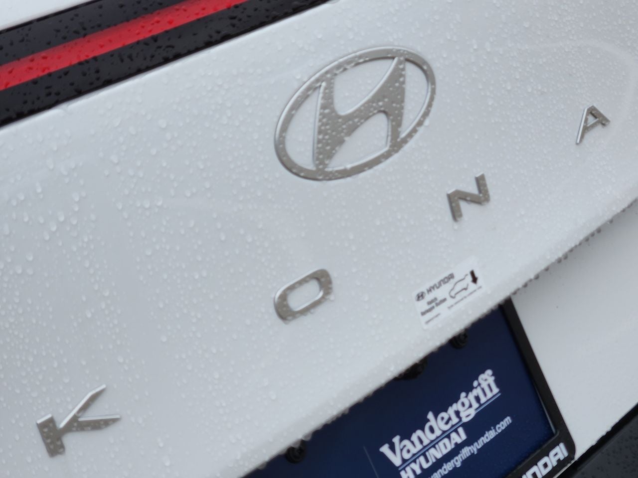 New 2026 SAW White Hyundai SE FWD image 8