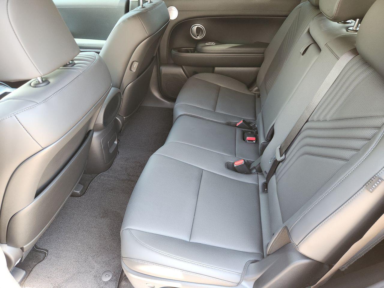 New 2027 Abyss Black Pearl Hyundai SEL Premium 8P image 30