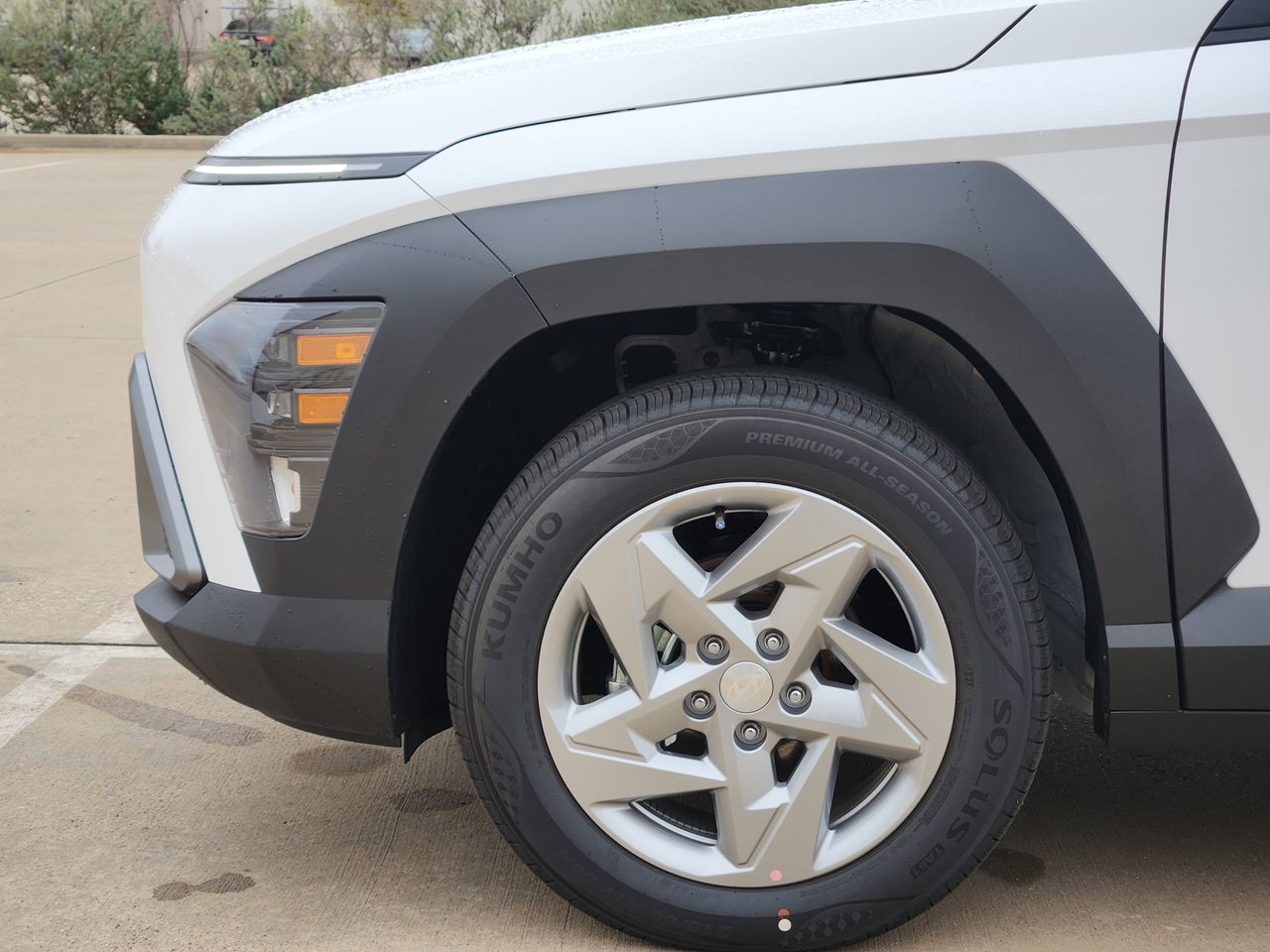 New 2026 SAW White Hyundai SE FWD image 5