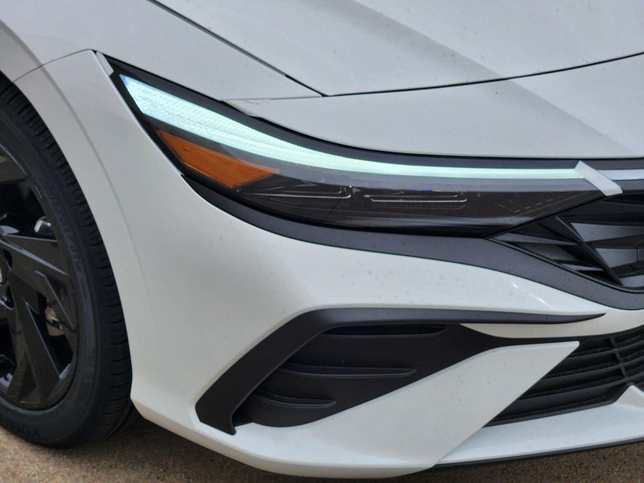 New 2026 W6H White Hyundai SEL Sport image 5