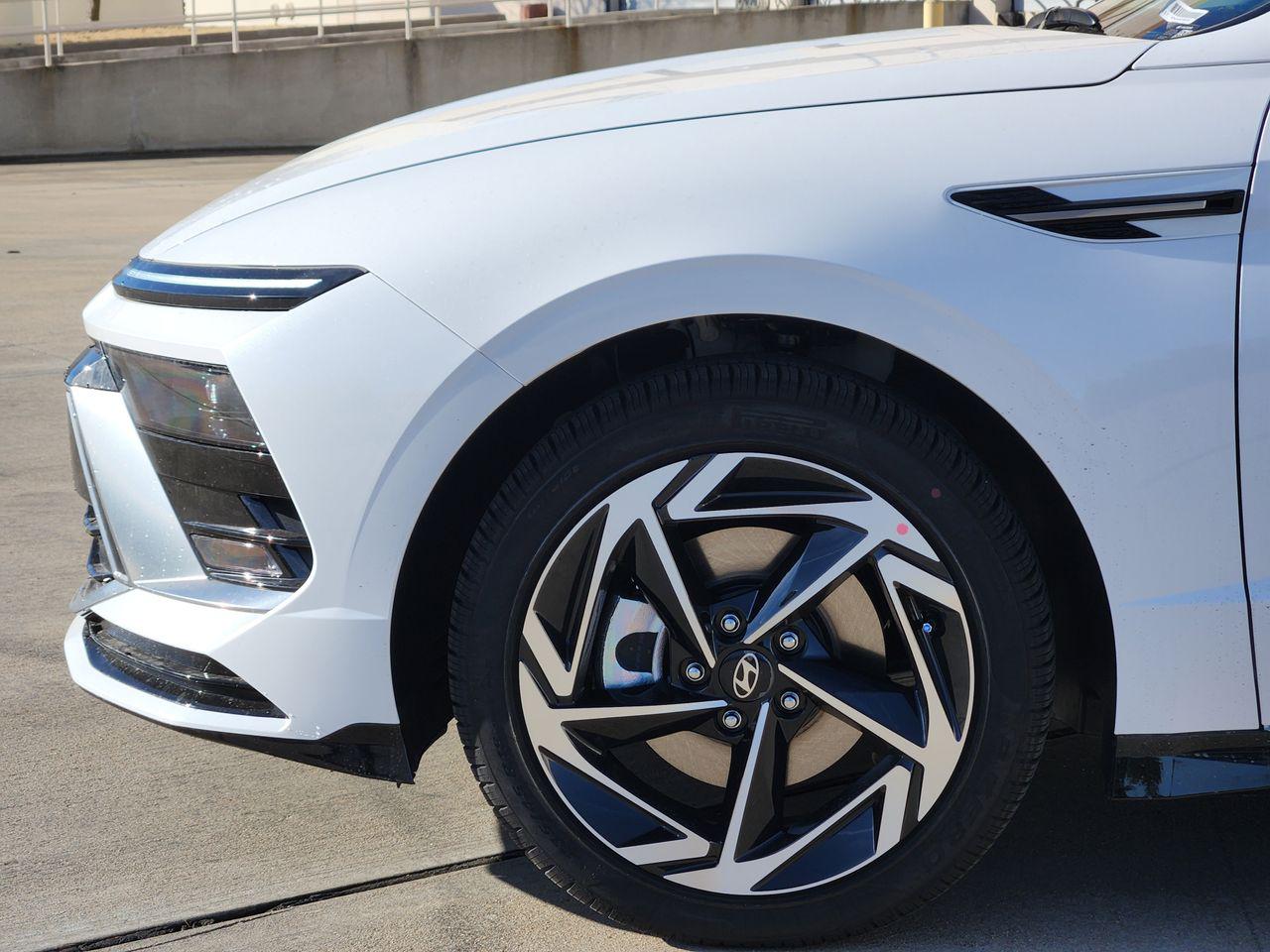 New 2026 W6H White Hyundai SEL Sport image 5