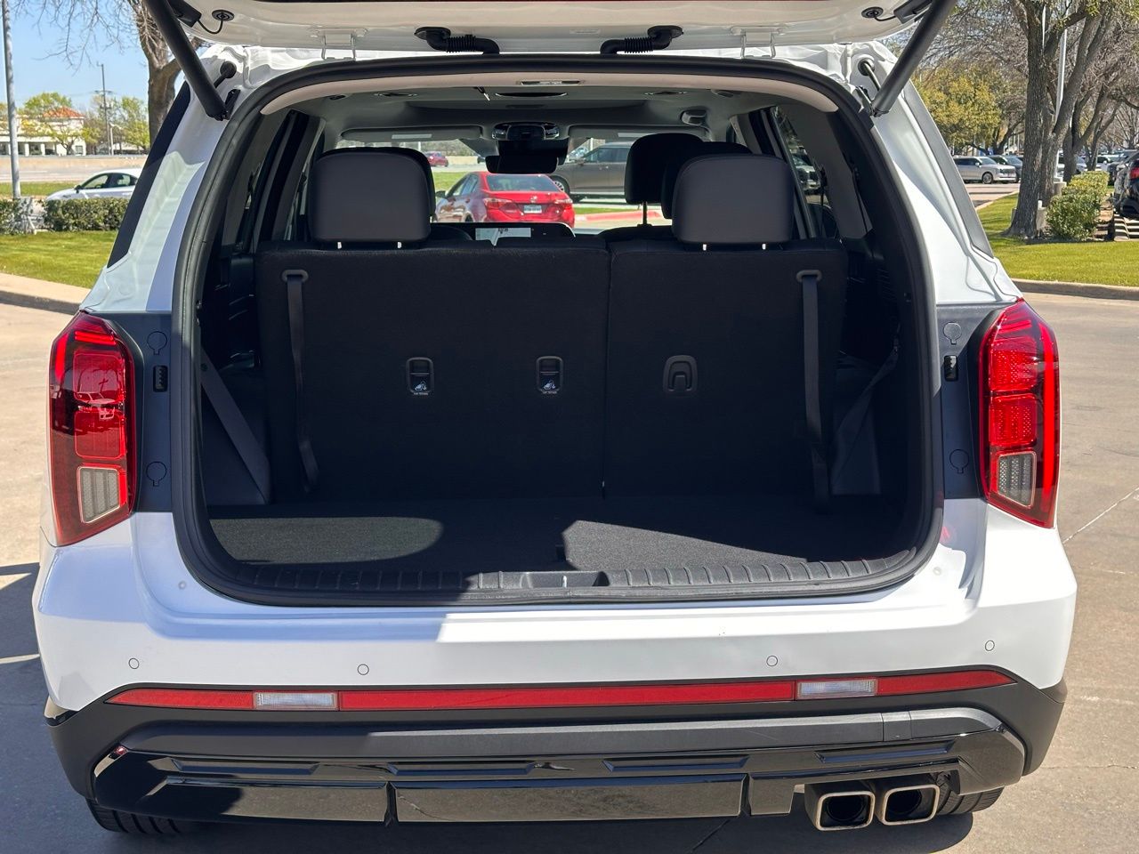 Used 2025 Hyper White Hyundai XRT image 16