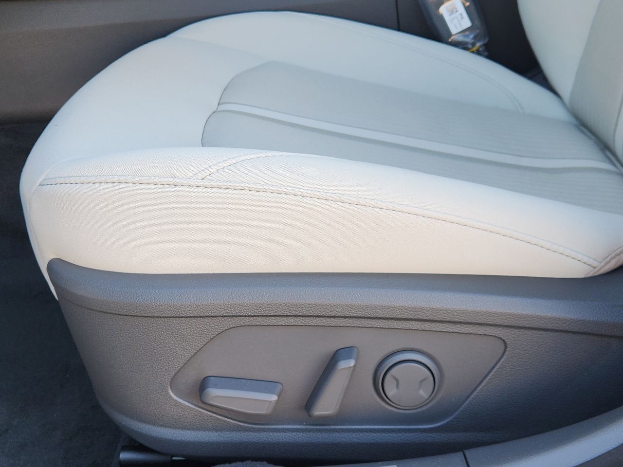 New 2026 W6H White Hyundai SEL Sport image 23