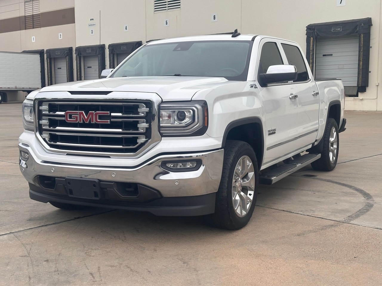 Used 2018 GMC Sierra 1500 SLT with VIN 3GTU2NEC5JG628001 for sale in Arlington, TX