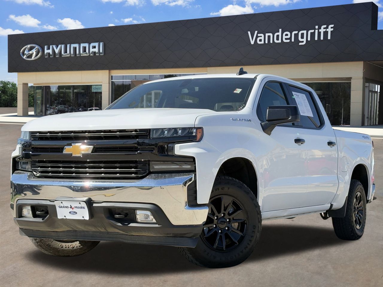 2021 Chevrolet Silverado 1500 LT photo 2
