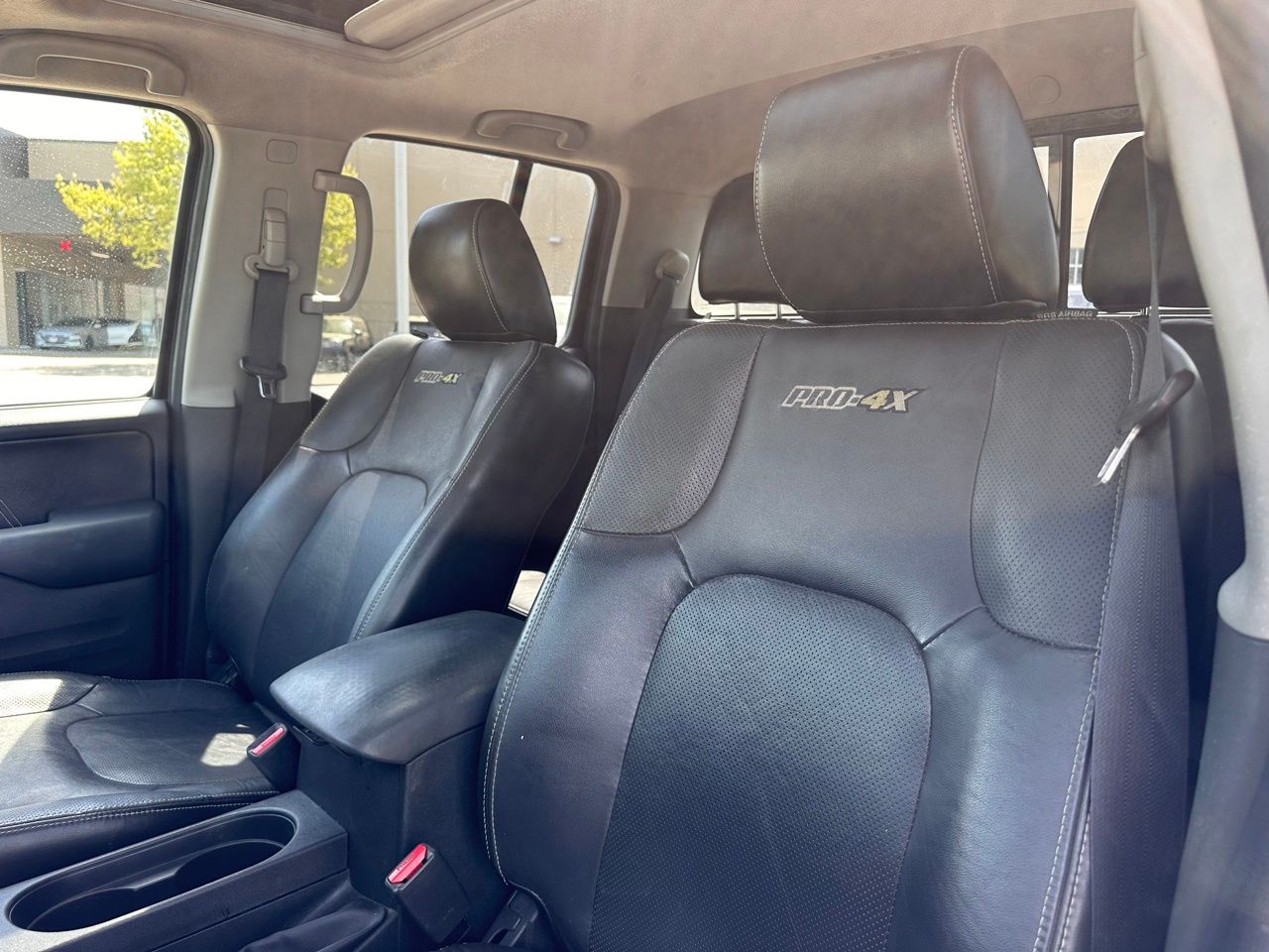 Used 2015 Arctic Blue Nissan PRO-4X image 21