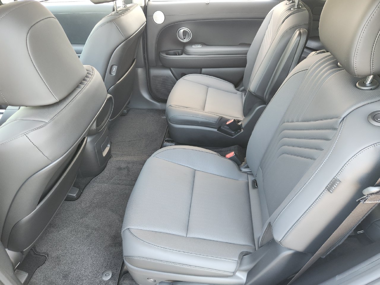 New 2027 Creamy White Pearl Hyundai Blue SEL Premium 7P image 32