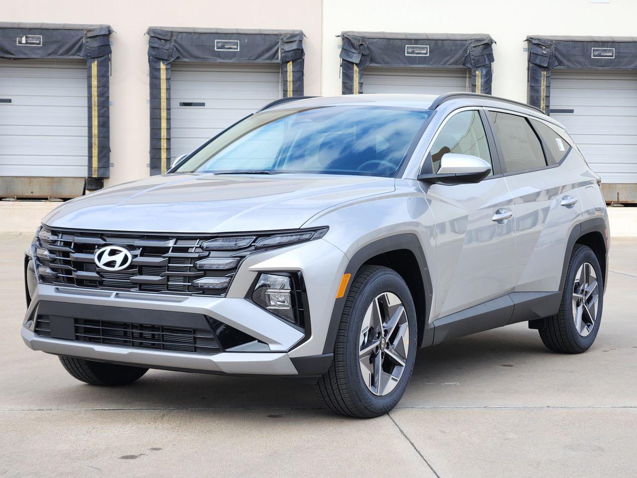 New 2026 R2T Silver Hyundai SEL FWD image 2