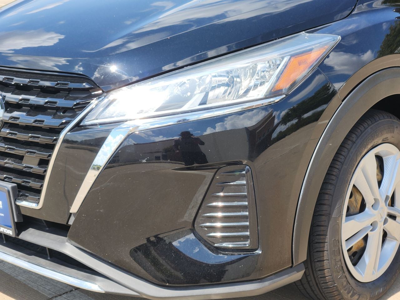 Used 2021 Super Black Nissan S image 5