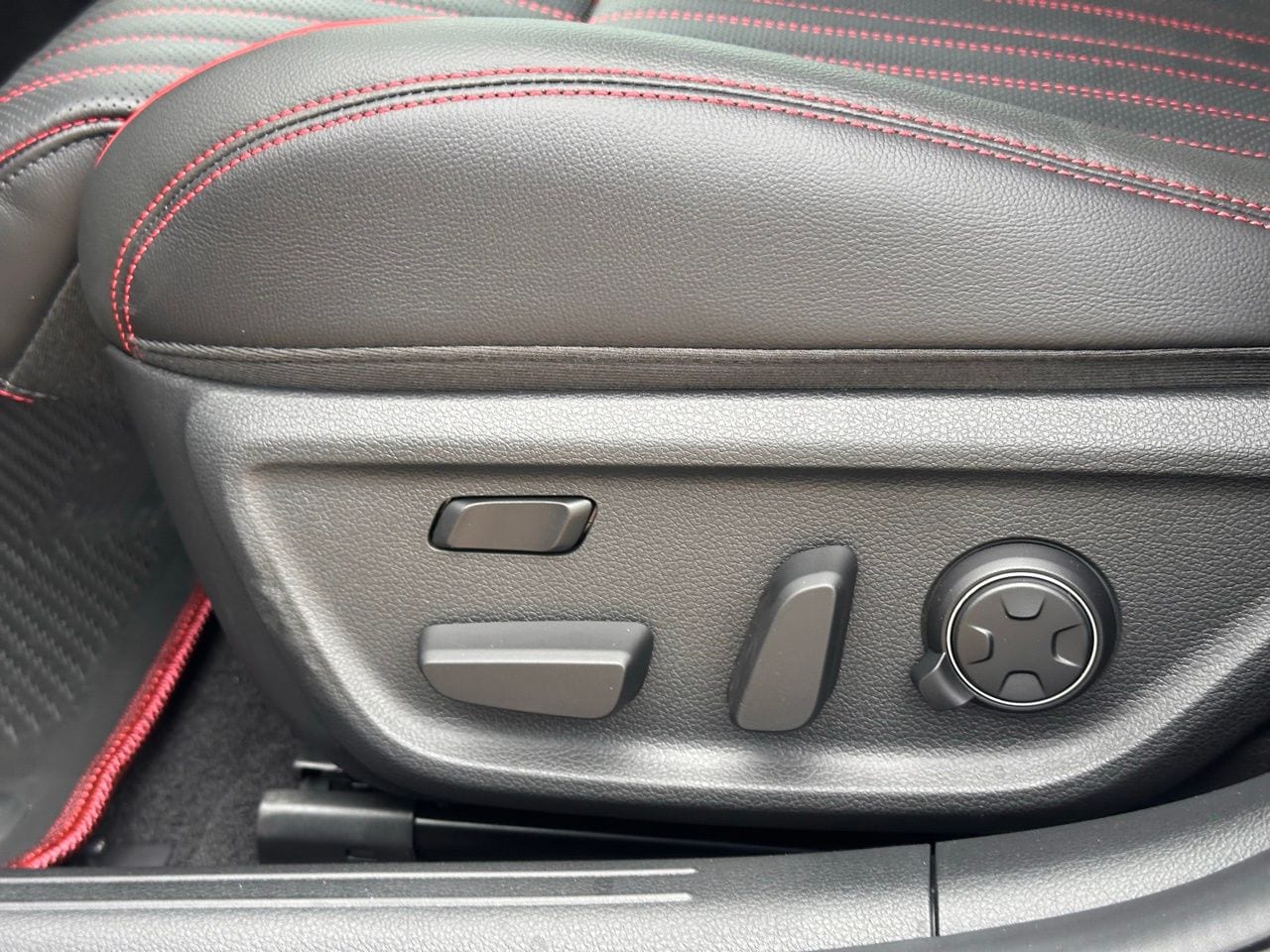 Used 2026 Savile Silver Genesis 3.3T Sport Prestige image 28