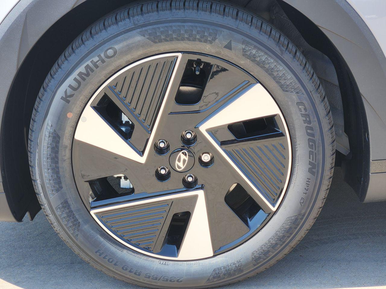 New 2027 Cyber Gray Hyundai SE image 7
