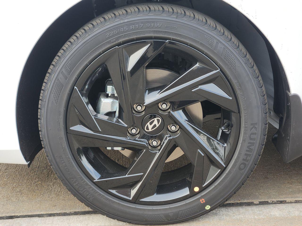 New 2026 W6H White Hyundai SEL Sport image 7